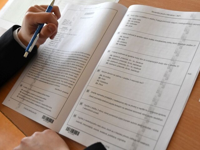 Témy maturitných slohov sú známe. Akú by ste si vybrali vy?